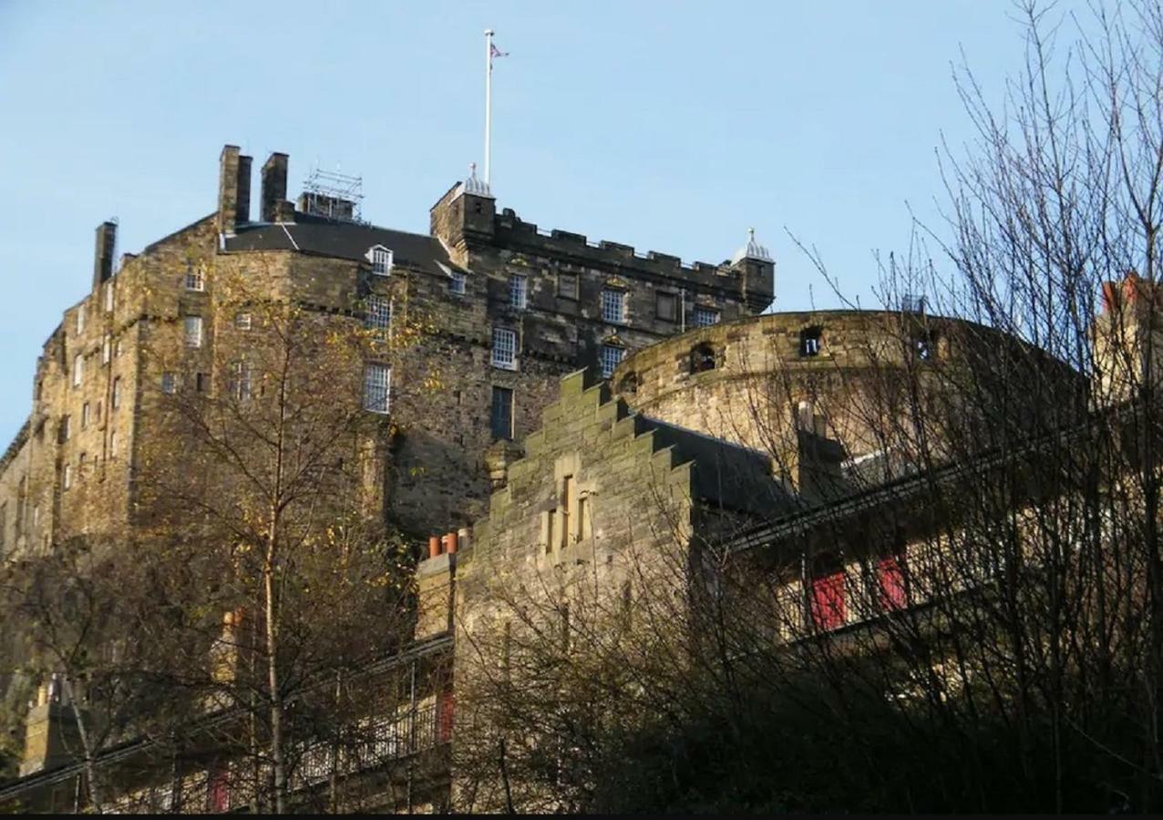 Charming 1 Bed Apartment With Castle View Edinburgh Exterior photo